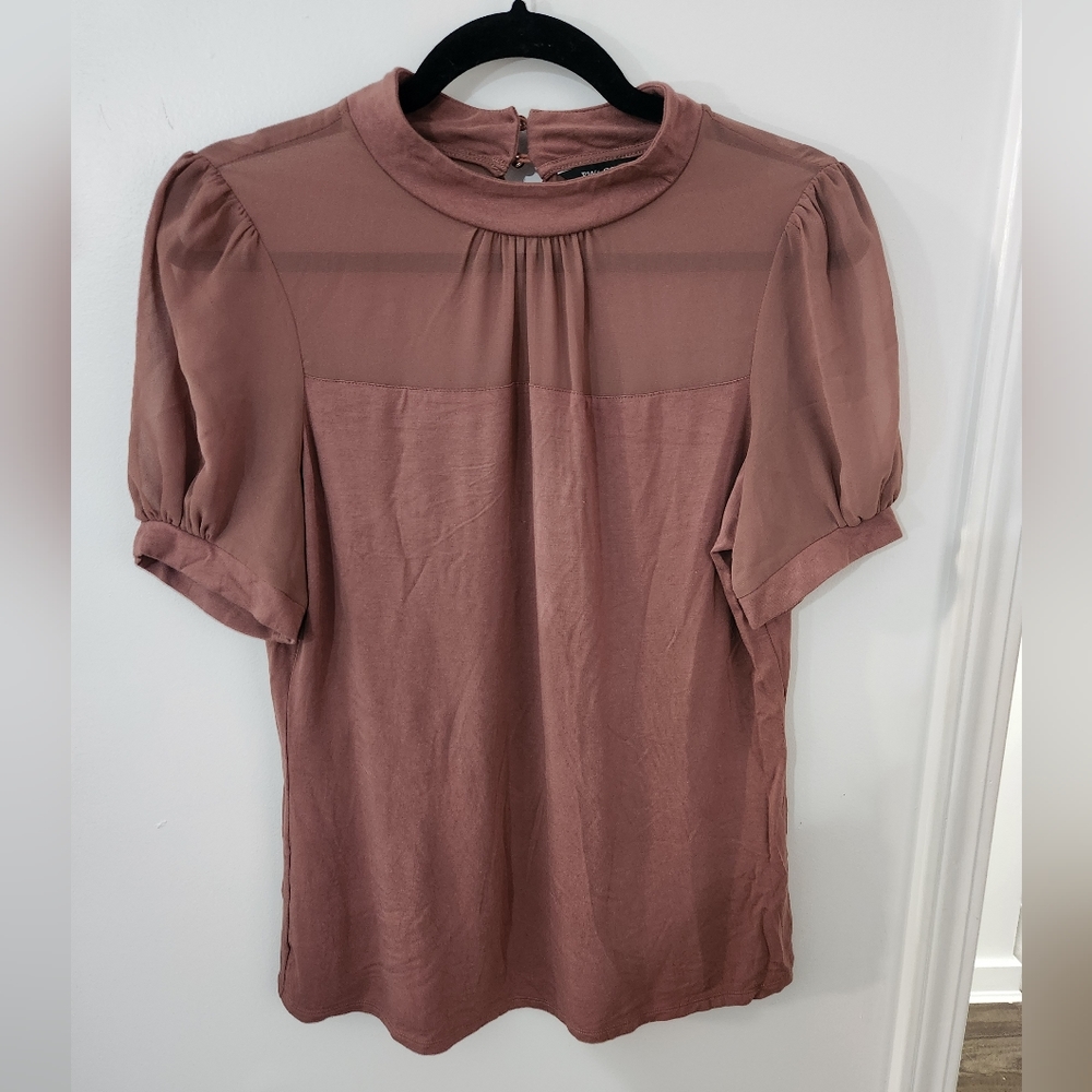 2/25 or 3/30 RW&CO Dusty Pink Top with Puffy Sleeves (EUC)
